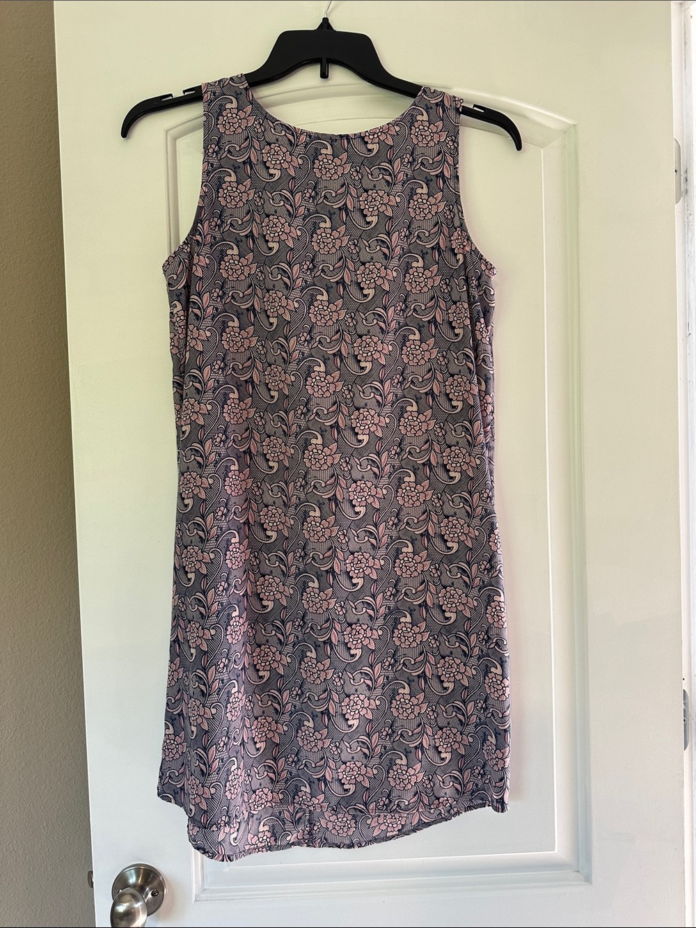 Halogen Sleeveless Floral A-Line Dress in Dusty Pink and Gray